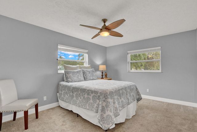 3035 SE Glasgow Drive, Stuart, FL 34997