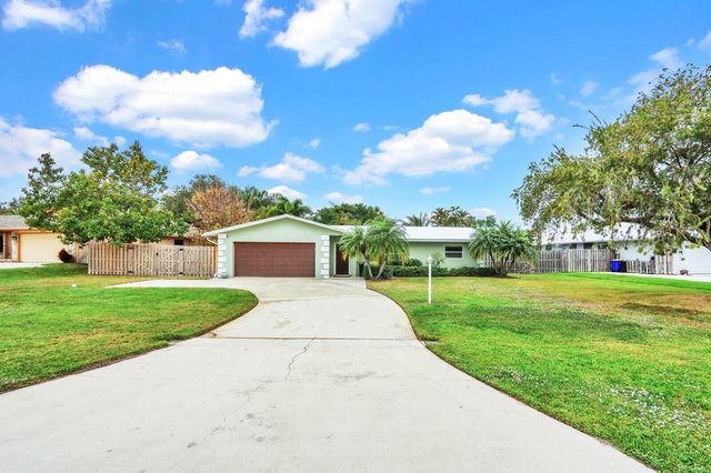 3035 SE Glasgow Drive, Stuart, FL 34997