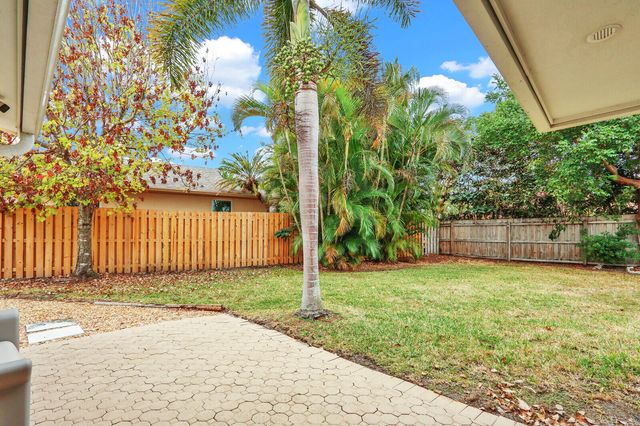 3035 SE Glasgow Drive, Stuart, FL 34997