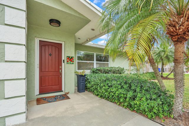 3035 SE Glasgow Drive, Stuart, FL 34997