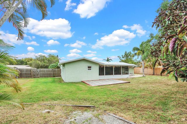 3035 SE Glasgow Drive, Stuart, FL 34997