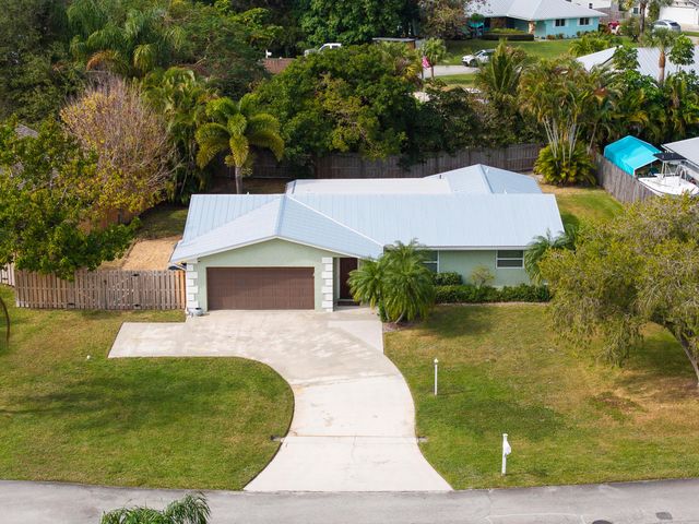 3035 SE Glasgow Drive, Stuart, FL 34997