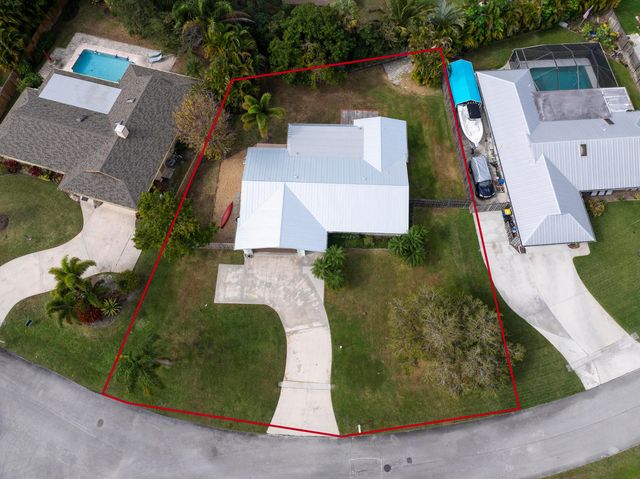 3035 SE Glasgow Drive, Stuart, FL 34997