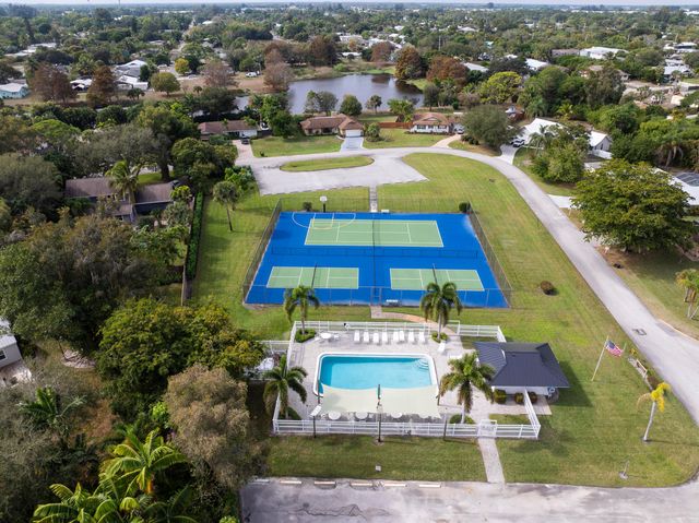 3035 SE Glasgow Drive, Stuart, FL 34997