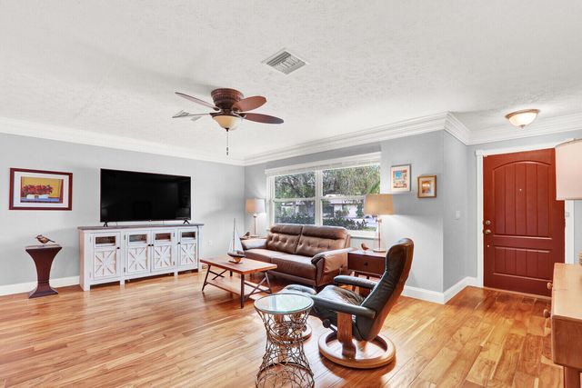 3035 SE Glasgow Drive, Stuart, FL 34997