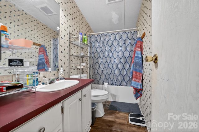 3995 Old Catawba Road, Claremont, NC 28610