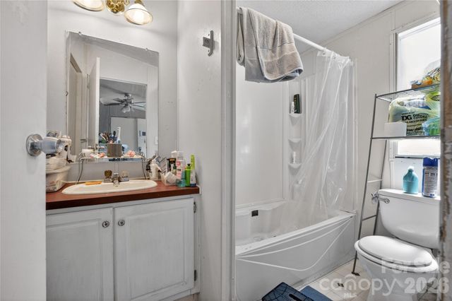 3995 Old Catawba Road, Claremont, NC 28610