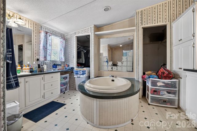 3995 Old Catawba Road, Claremont, NC 28610