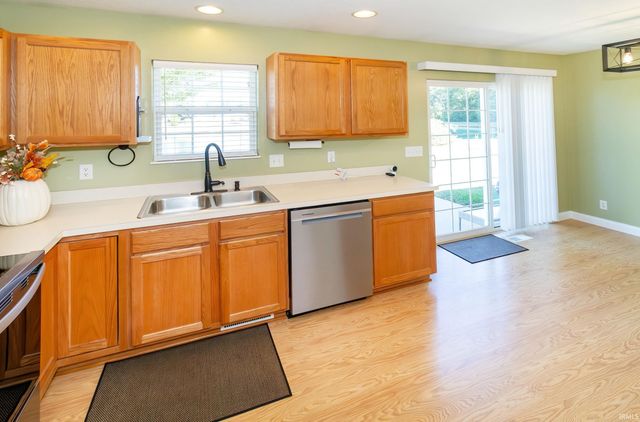 3444 Stoney Lake Drive, Evansville, IN 47725