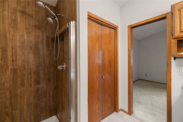 6671 NW 48th Street, Johnston, IA 50131