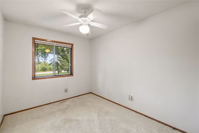 6671 NW 48th Street, Johnston, IA 50131