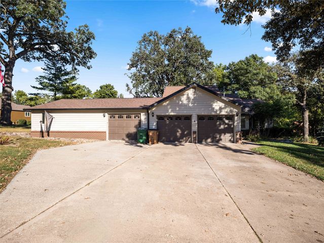 6671 NW 48th Street, Johnston, IA 50131