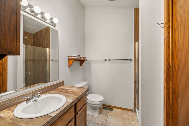 6671 NW 48th Street, Johnston, IA 50131