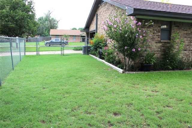 2610 Jasmine Street, Stephenville, TX 76401