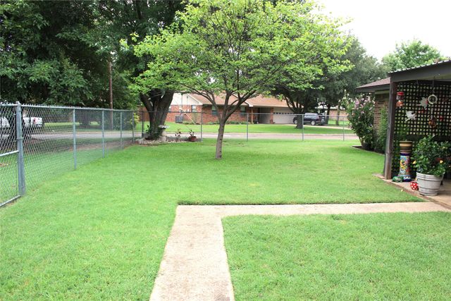 2610 Jasmine Street, Stephenville, TX 76401