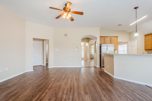 5700 Creekway Drive, Denton, TX 76226