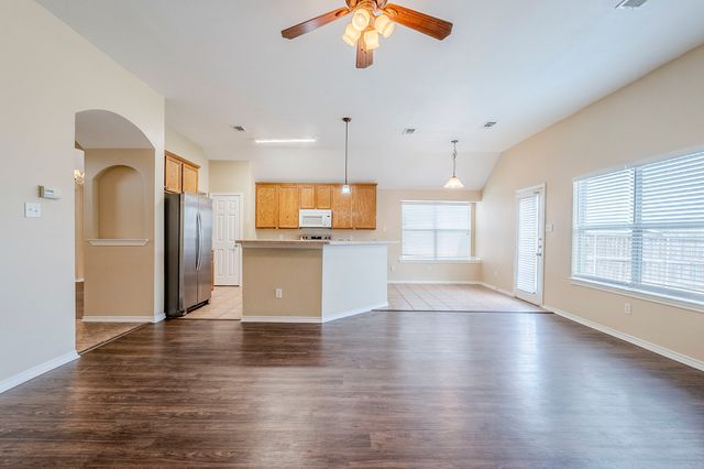 5700 Creekway Drive, Denton, TX 76226