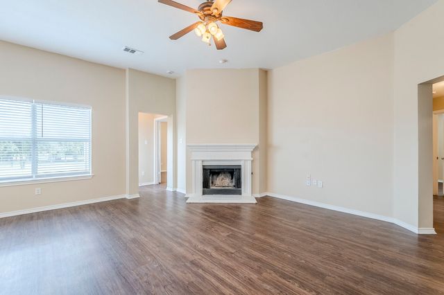 5700 Creekway Drive, Denton, TX 76226