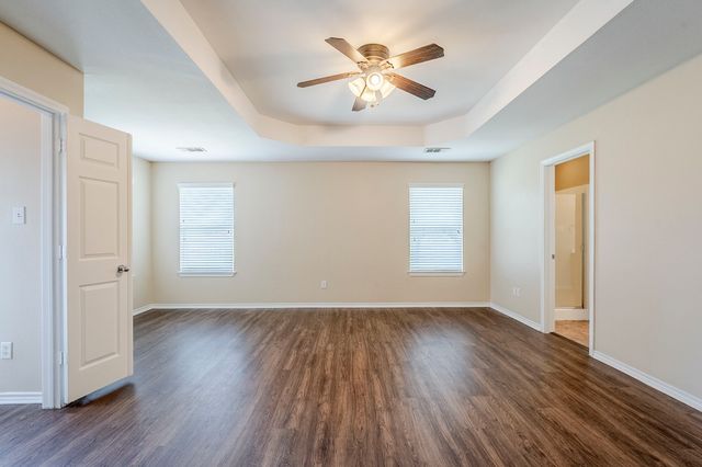 5700 Creekway Drive, Denton, TX 76226