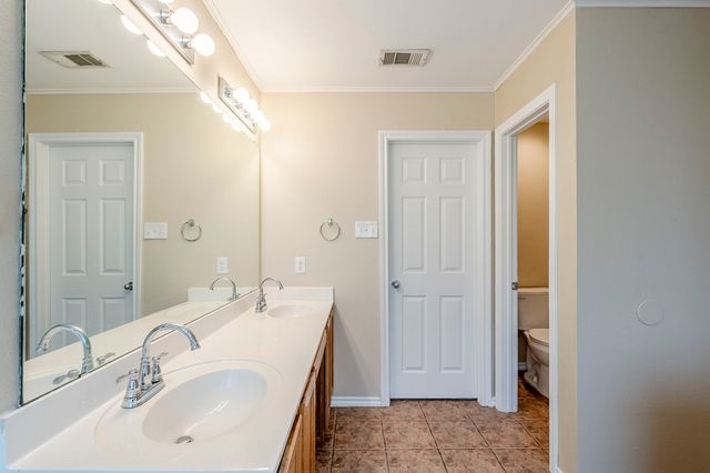 5700 Creekway Drive, Denton, TX 76226