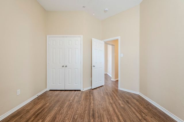 5700 Creekway Drive, Denton, TX 76226