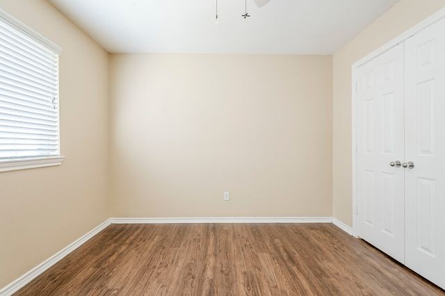 5700 Creekway Drive, Denton, TX 76226