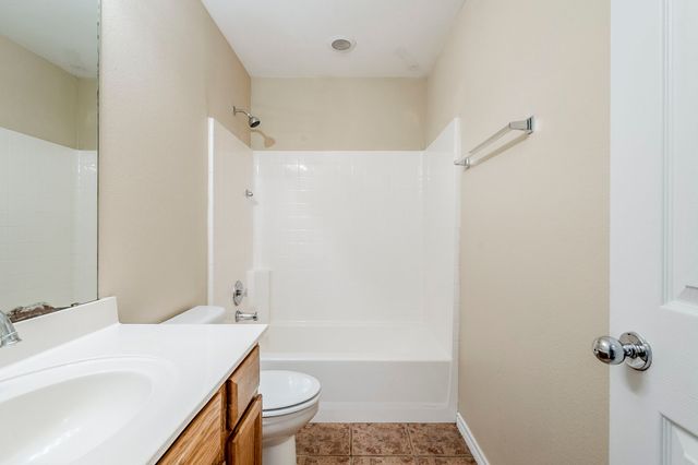 5700 Creekway Drive, Denton, TX 76226