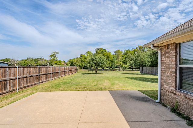 5700 Creekway Drive, Denton, TX 76226