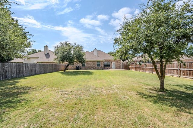 5700 Creekway Drive, Denton, TX 76226