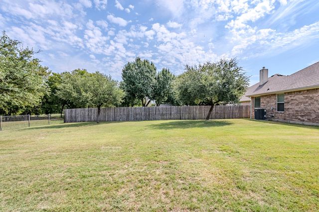 5700 Creekway Drive, Denton, TX 76226