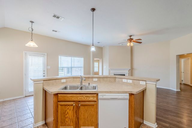 5700 Creekway Drive, Denton, TX 76226