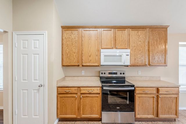 5700 Creekway Drive, Denton, TX 76226