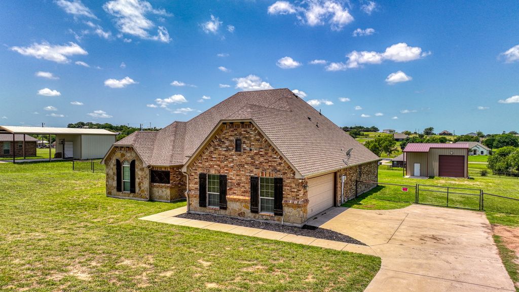 157 Churchill Circle, Weatherford, TX 76085