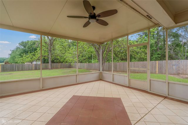 102 Dogwood South Lane, Haughton, LA 71037