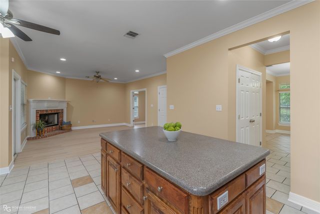 102 Dogwood South Lane, Haughton, LA 71037