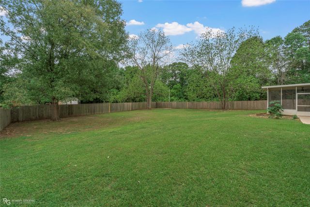 102 Dogwood South Lane, Haughton, LA 71037
