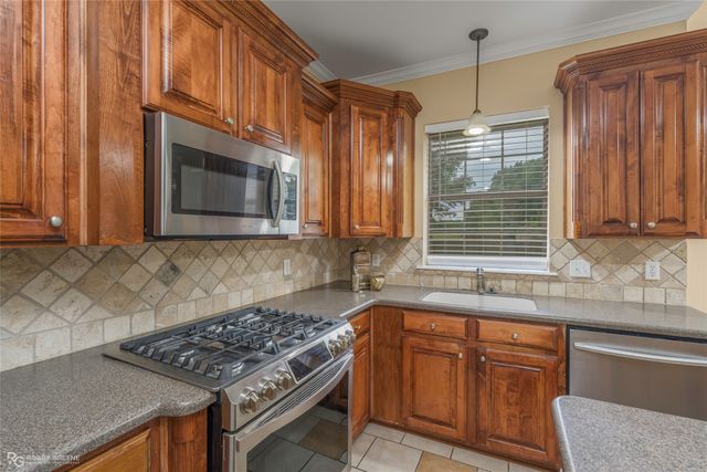 102 Dogwood South Lane, Haughton, LA 71037