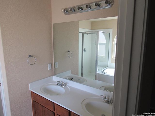 7002 Laguna Beach, Converse, TX 78109