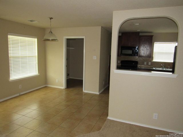 7002 Laguna Beach, Converse, TX 78109