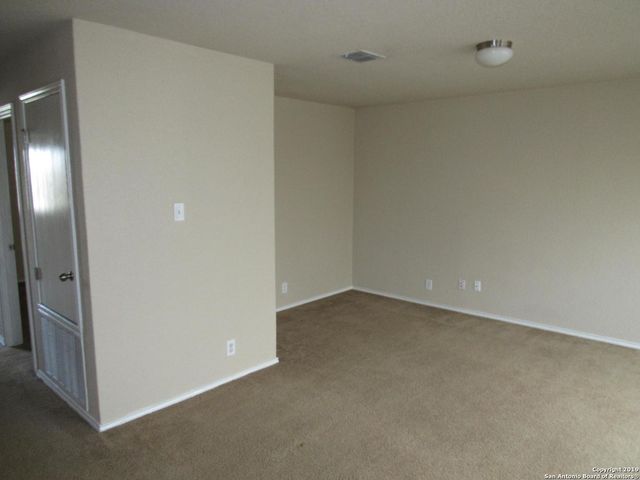 7002 Laguna Beach, Converse, TX 78109