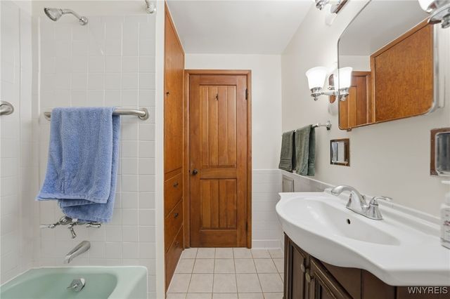 191 Lake Avenue, Lancaster, NY 14086