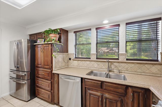 2850 Creekwood Drive, Grapevine, TX 76051