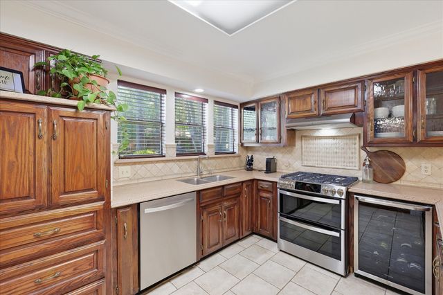2850 Creekwood Drive, Grapevine, TX 76051