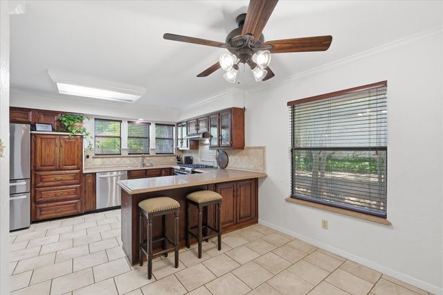 2850 Creekwood Drive, Grapevine, TX 76051
