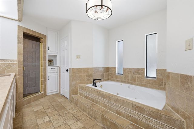 2850 Creekwood Drive, Grapevine, TX 76051