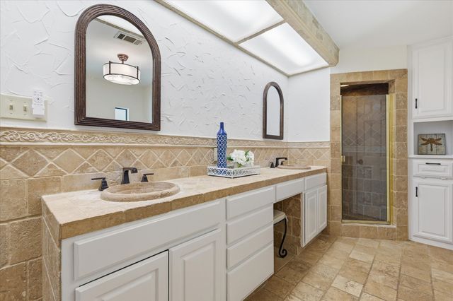 2850 Creekwood Drive, Grapevine, TX 76051