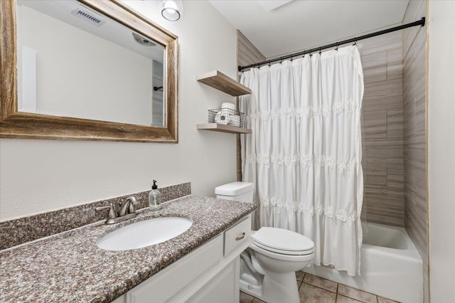 2850 Creekwood Drive, Grapevine, TX 76051