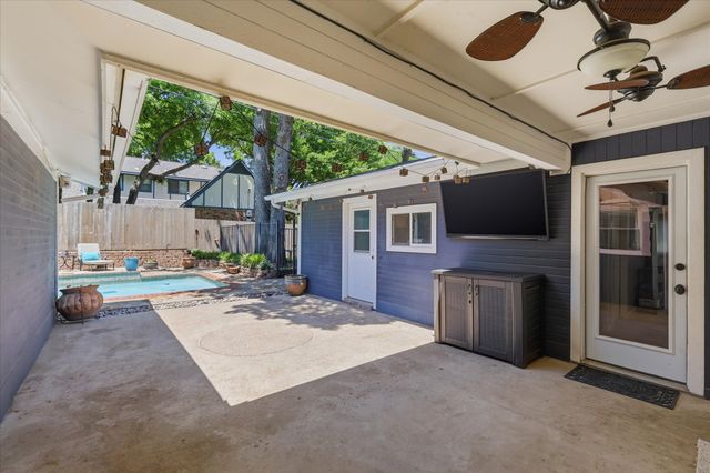 2850 Creekwood Drive, Grapevine, TX 76051