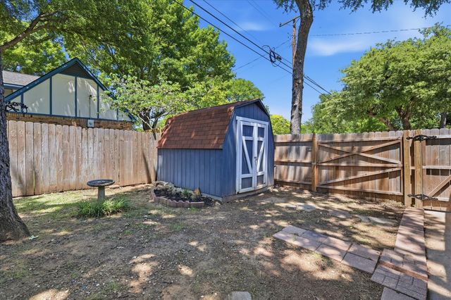 2850 Creekwood Drive, Grapevine, TX 76051