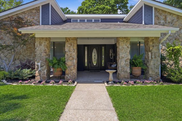 2850 Creekwood Drive, Grapevine, TX 76051